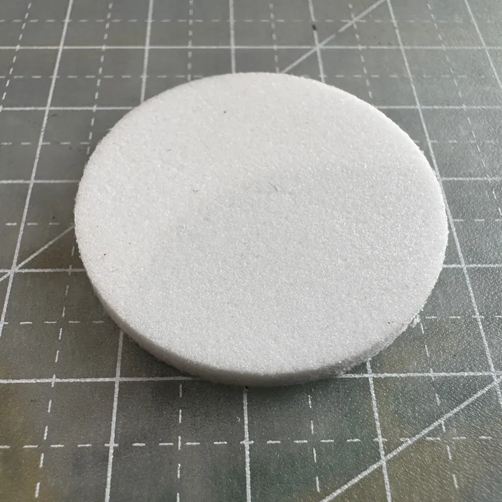 Can sintered plastic filters be cleaned and reused?