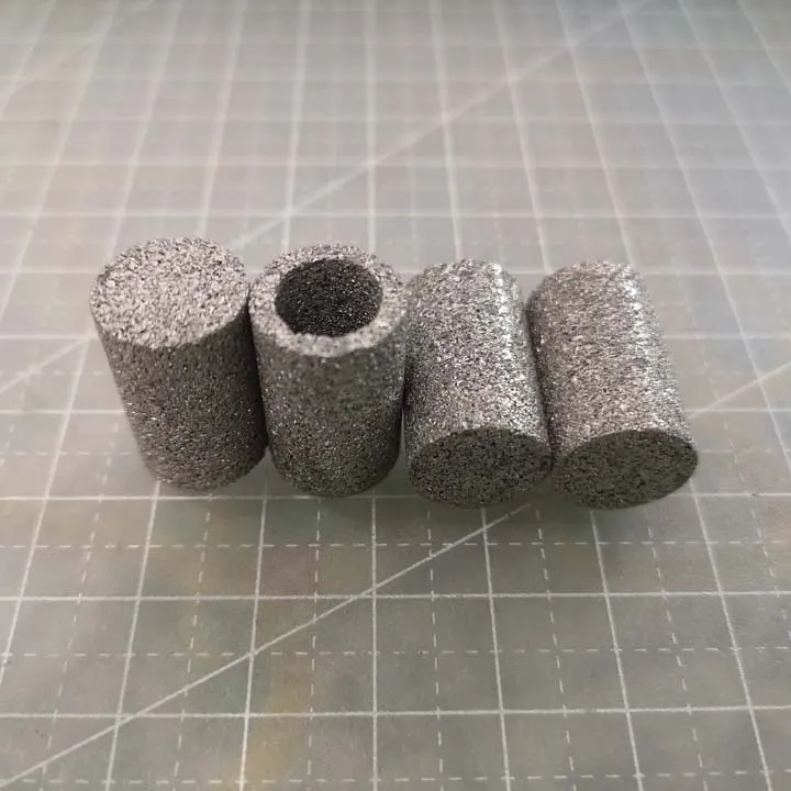 SS316L vs. Other Alloys: Why 316L Excels in Corrosive and High-Temperature Filtration